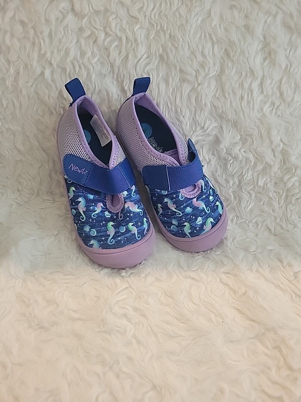 newtz water shoes Youth 9/10